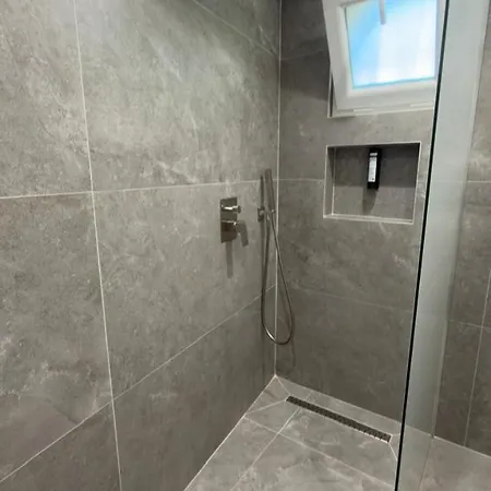 Urban Lotus , Self Check-in Tirana