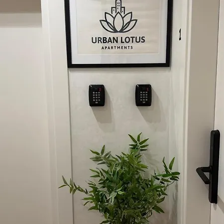 Urban Lotus , Self Check-in Apartman *