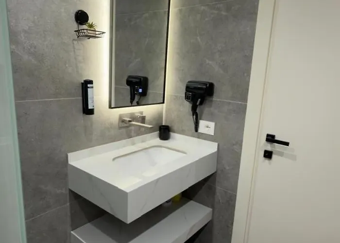 Urban Lotus , Self Check-in Τίρανα