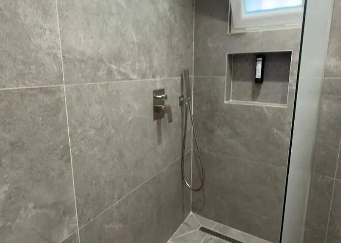 Urban Lotus , Self Check-in Τίρανα