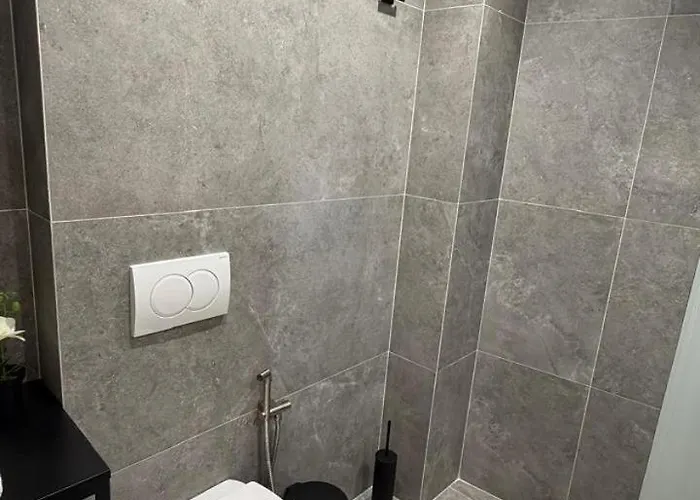 Urban Lotus , Self Check-in Τίρανα