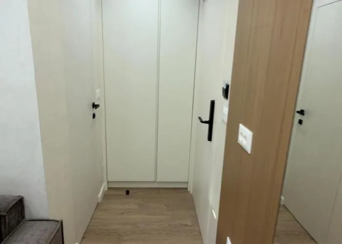 Urban Lotus , Self Check-in Τίρανα