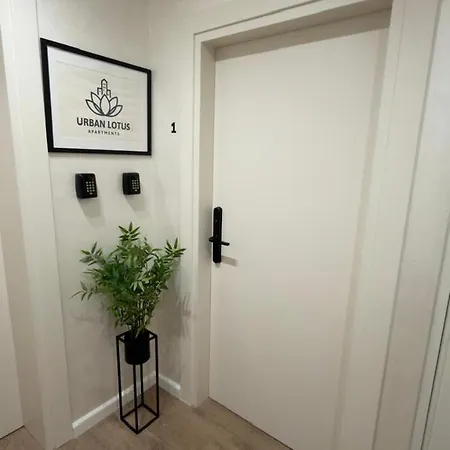 Urban Lotus , Self Check-in Appartement *
