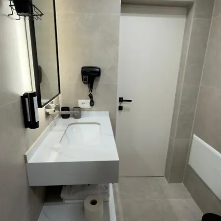 Urban Lotus , Self Check-in Appartement Tirana