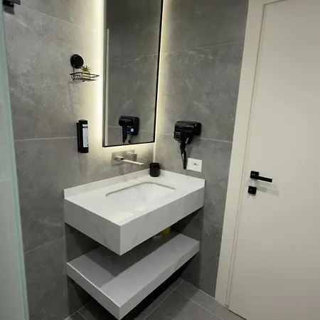 Urban Lotus , Self Check-in Tirana