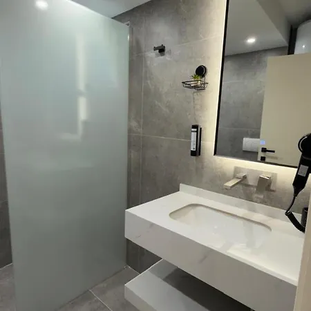 Urban Lotus , Self Check-in Tirana