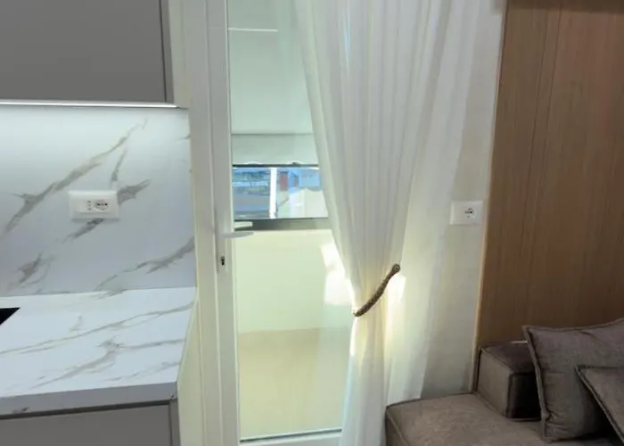 Urban Lotus , Self Check-in * Tirana