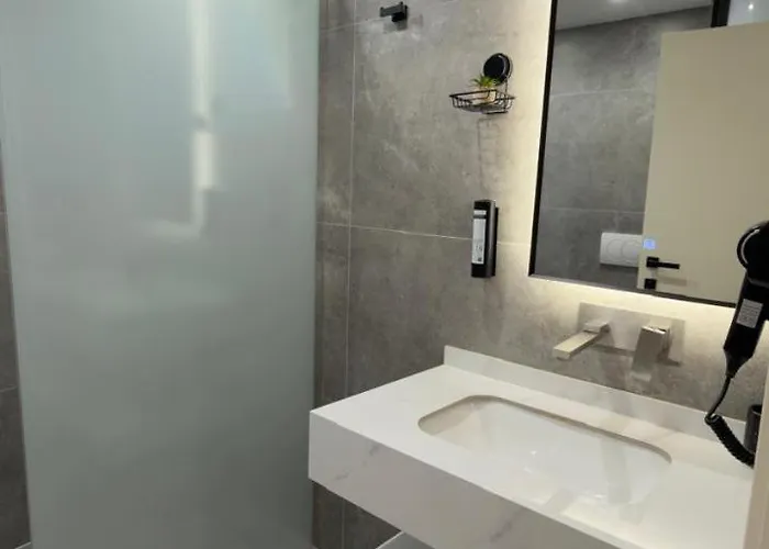 Urban Lotus , Self Check-in Tirana